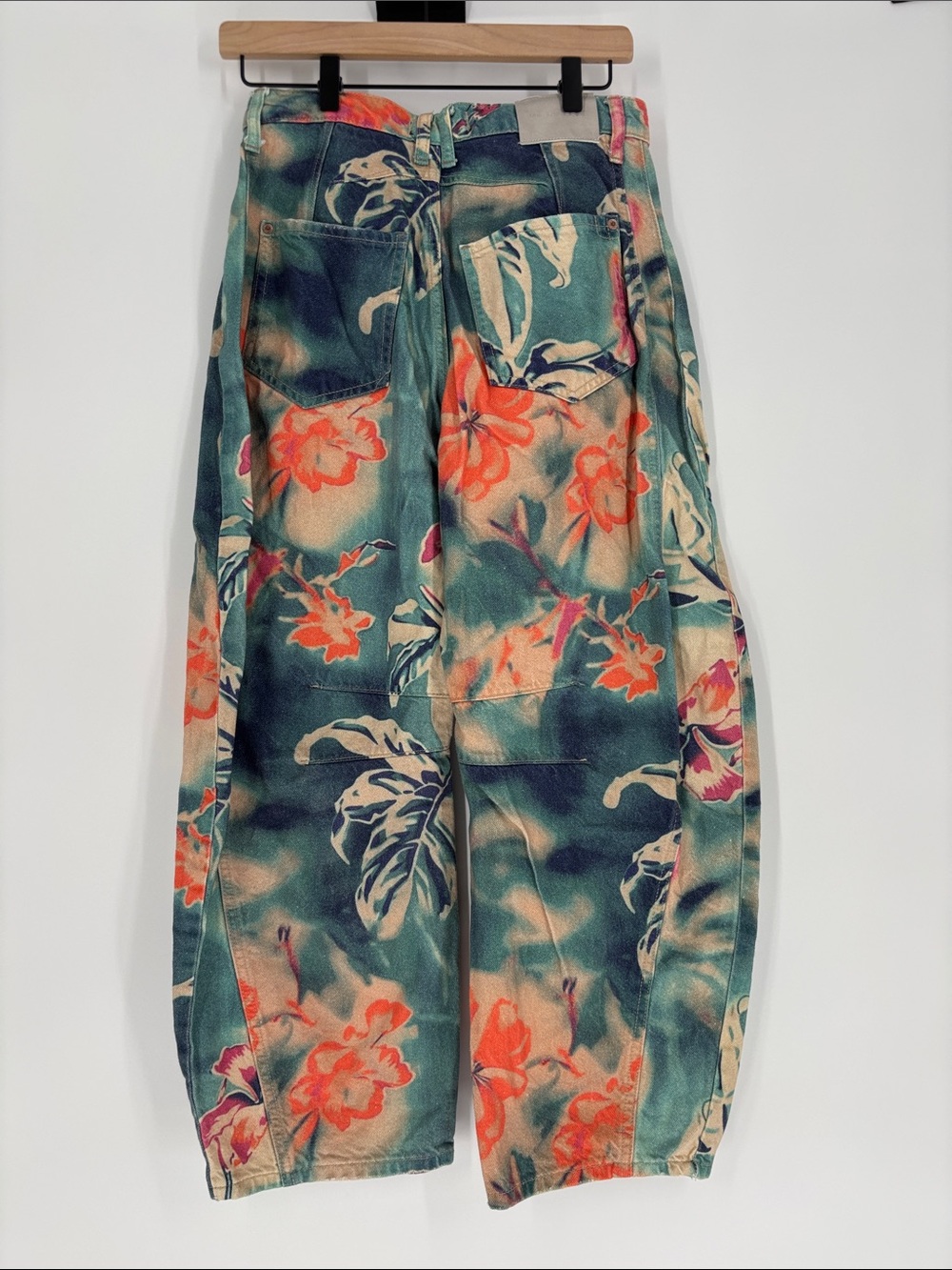We The Free Good Luck floral Printed Barrel Jeans 25 - Picture 3 of 4